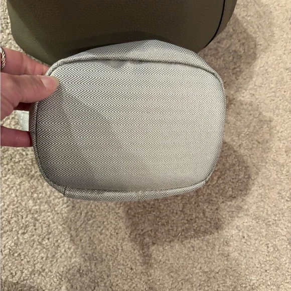 Soft leather bucket bag; NWOT - Picture 10 of 12